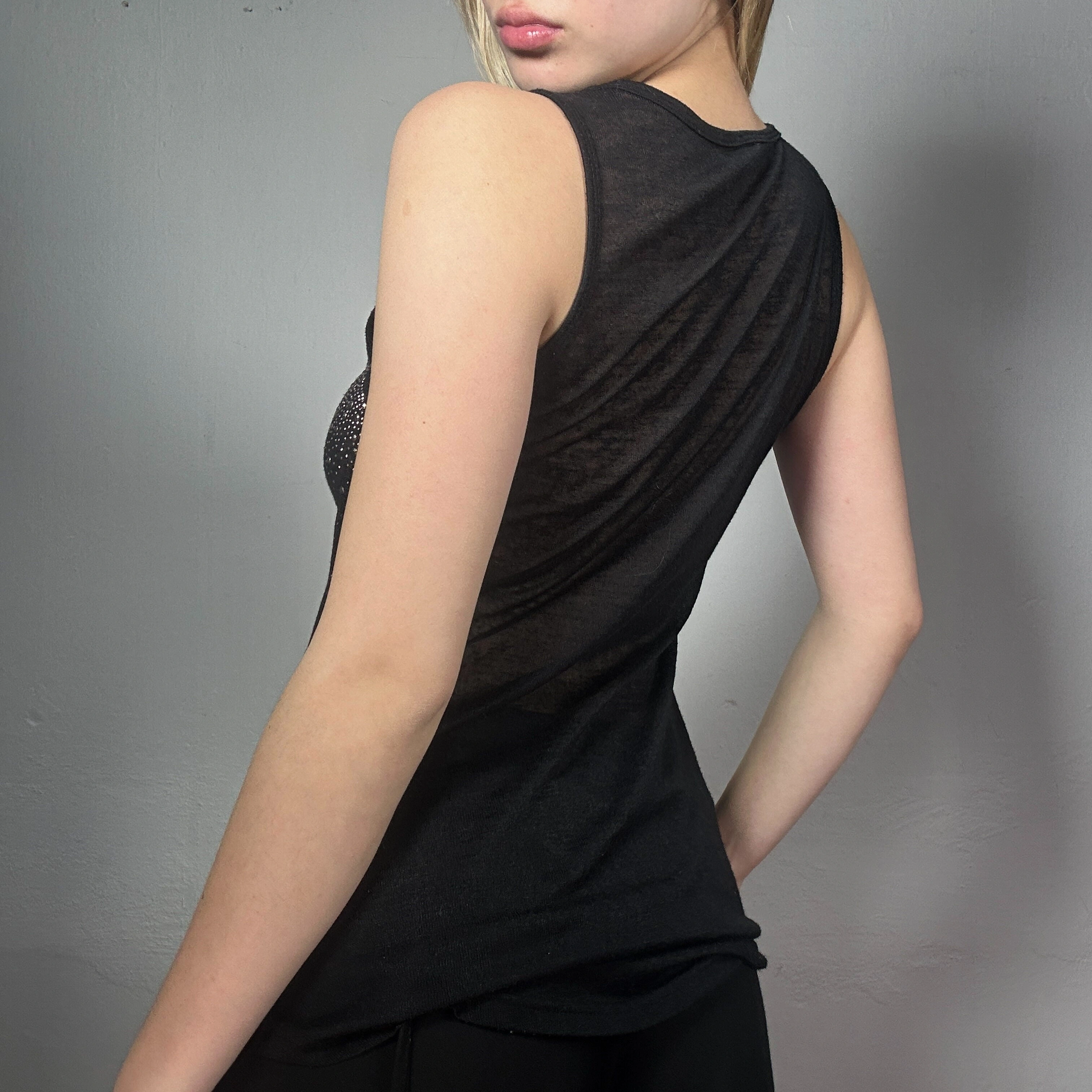 Vintage Traum in Schwarz M: 90er Tanktop mit Strass – Zeitloser Chic für unvergessliche Momente.